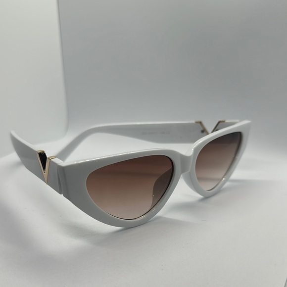 Chic White Cat-Eye Sunglasses with Gold Accents - UV Protection! main image 11